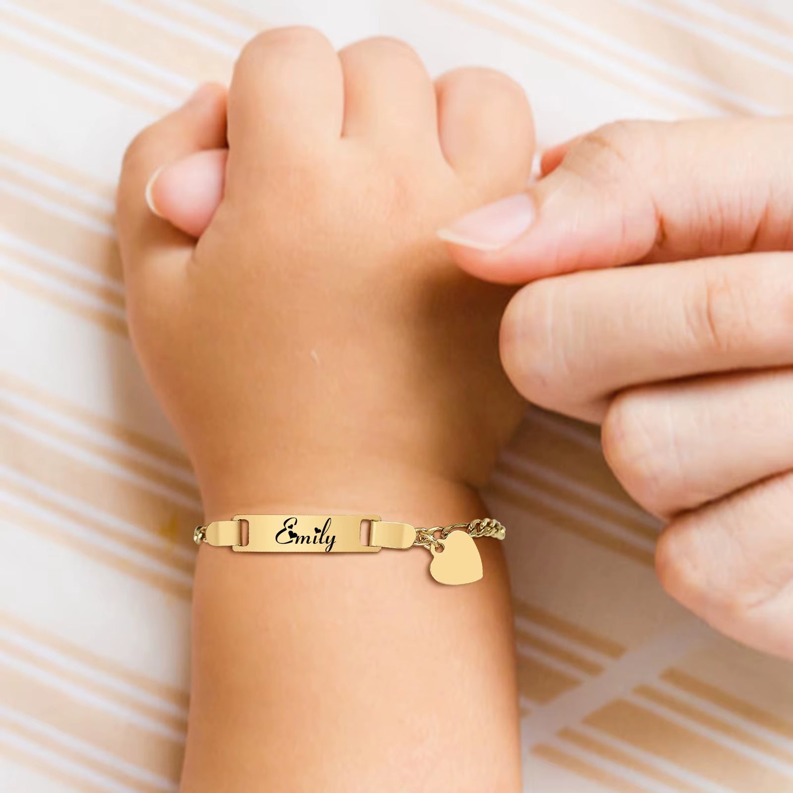 Persoanlized Custom Name Heart Bracelet,Stainless Steel Figaro Chain Link Adjustable,Engraved Gift for Boy Girl